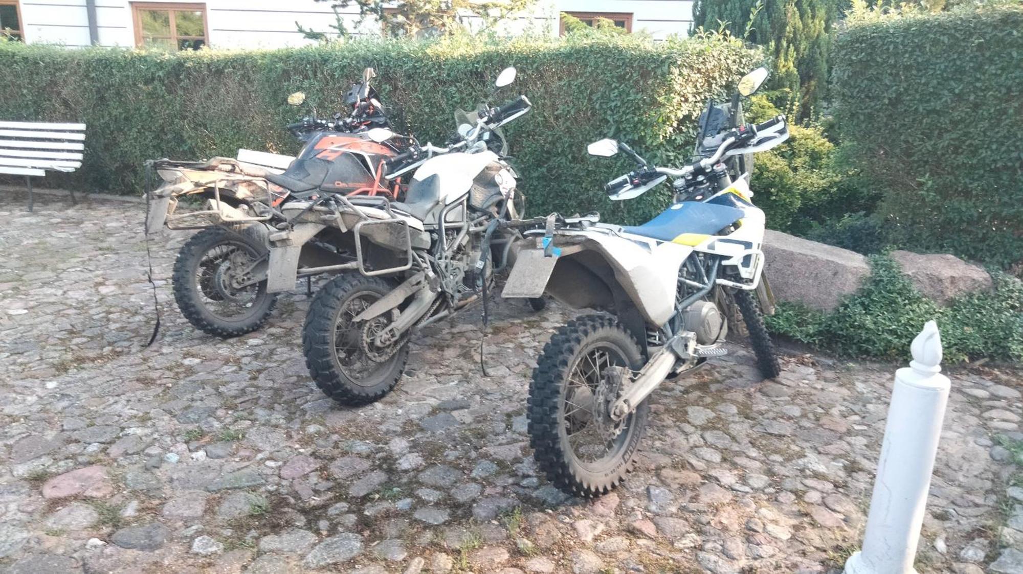 Dworek Pod Herbem Gądkowice Exterior foto